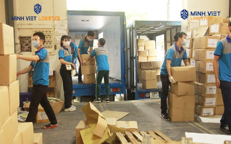 Công việc chuyển kho xưởng gây tốn nhiều thời gian và công sức
